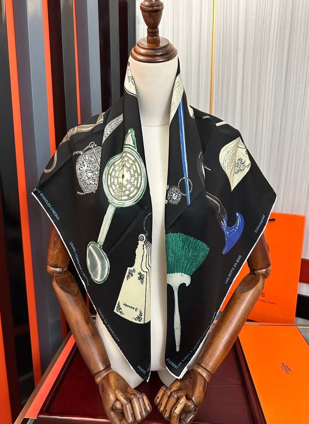 HERMES HERMES 25S SCARF 90 IN SILK 003