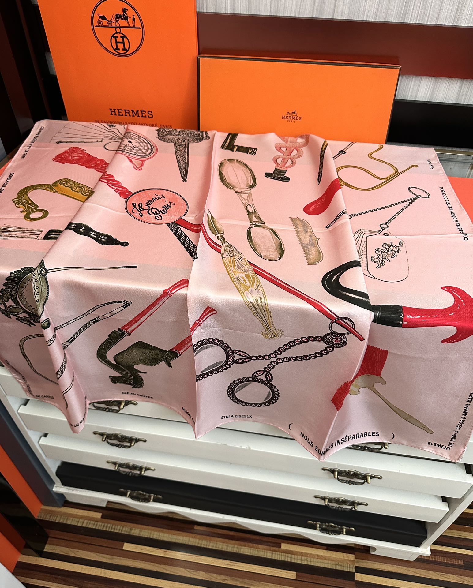 HERMES HERMES 25S SCARF 90 IN SILK 004