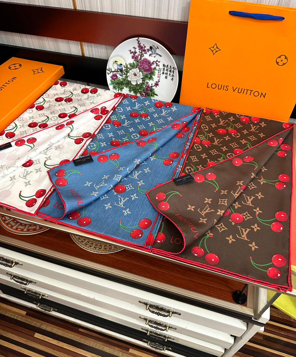 LOUIS VUITTON LV SCARF 90 CM IN SILK 03