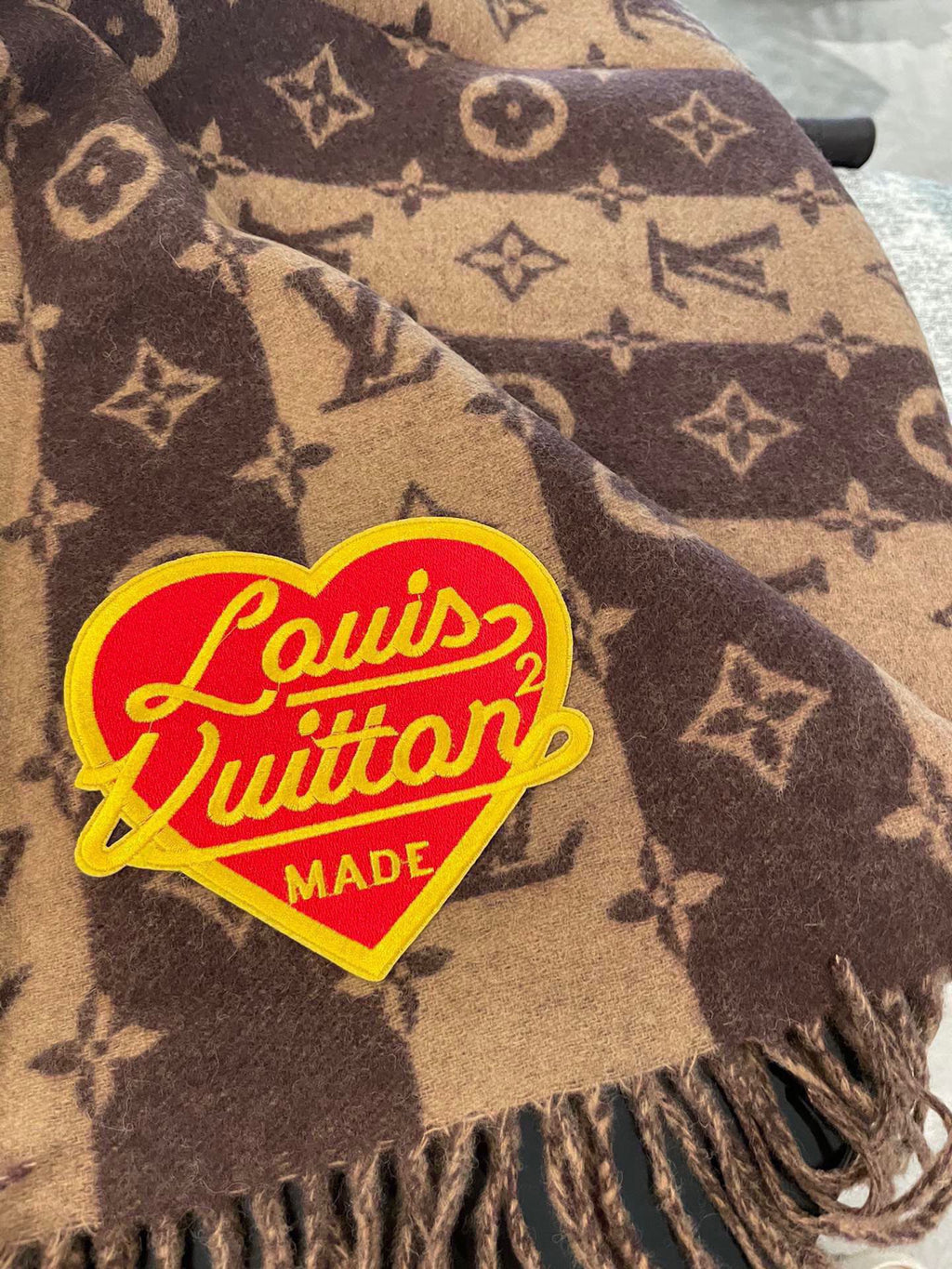 LOUIS VUITTON TIGER PATTERN SCARF 205 CM IN CHOCOLATE BROWN CASHMERE  390874