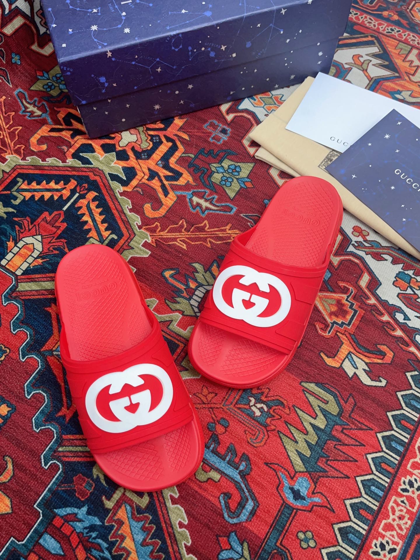 GUCCI INTERLOCKING G SLIDE SANDAL CRIMSON RUBBER