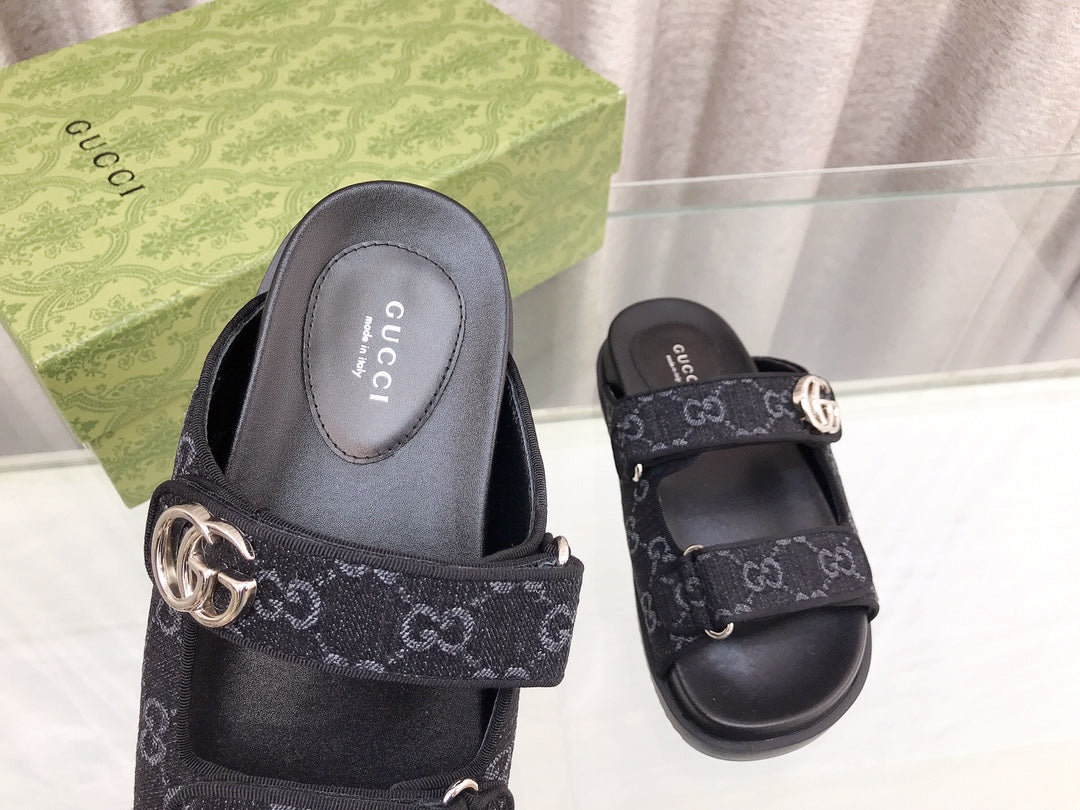 GUCCI Rubber Sole Logo Sandals Black Caro