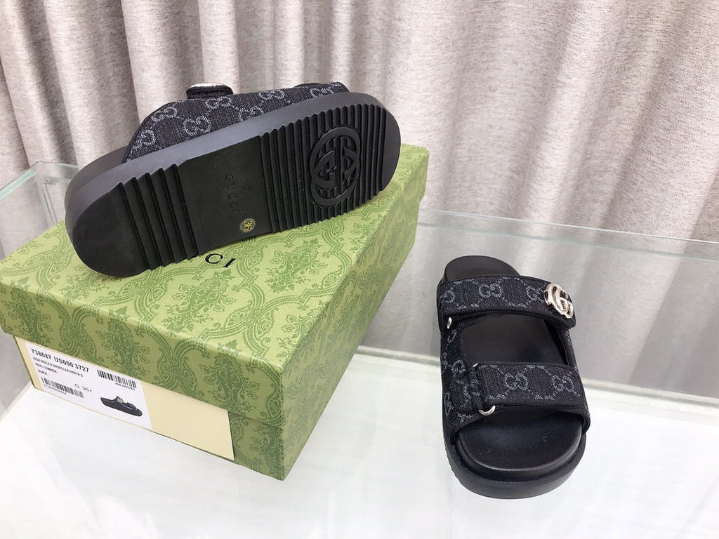 GUCCI Rubber Sole Logo Sandals Black Caro