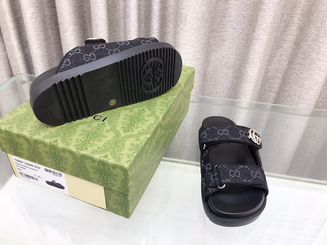 GUCCI Rubber Sole Logo Sandals Black Caro