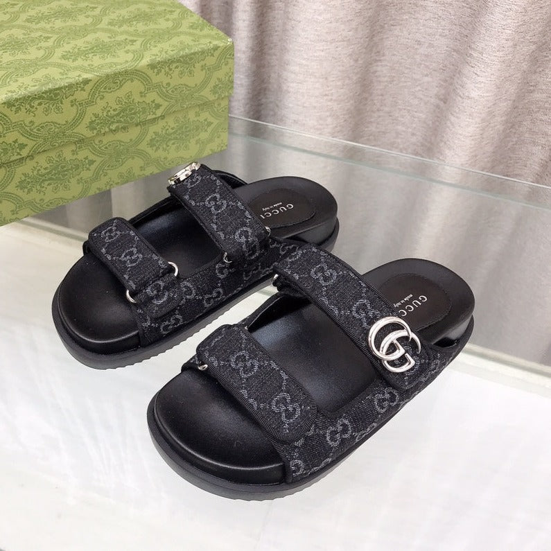 GUCCI Rubber Sole Logo Sandals Black Caro