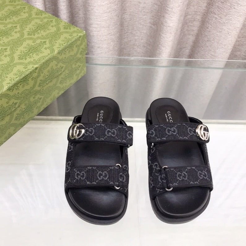GUCCI Rubber Sole Logo Sandals Black Caro
