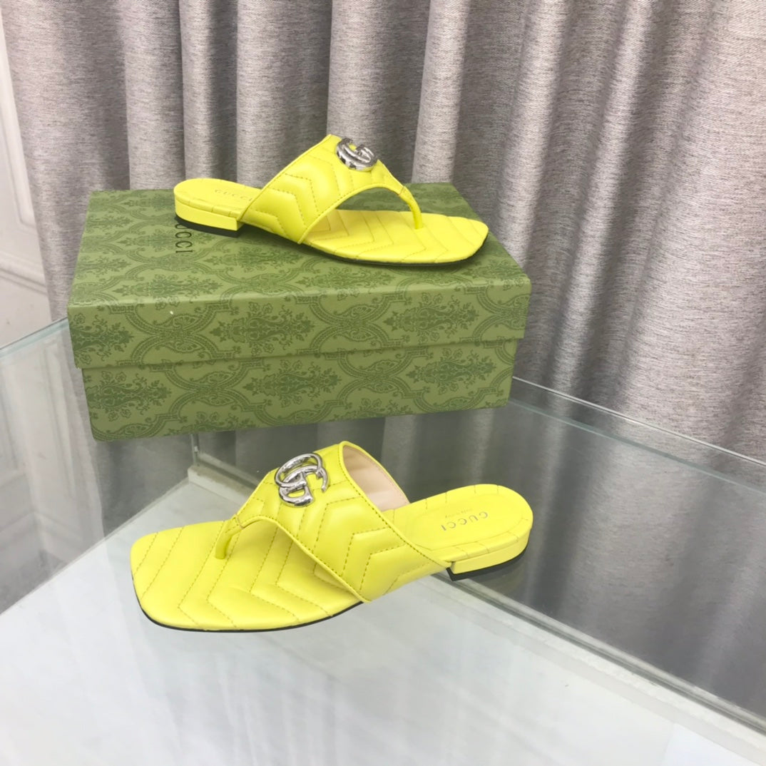 GUCCI marmont logo - embellished mattelasse leather sandal in yellow