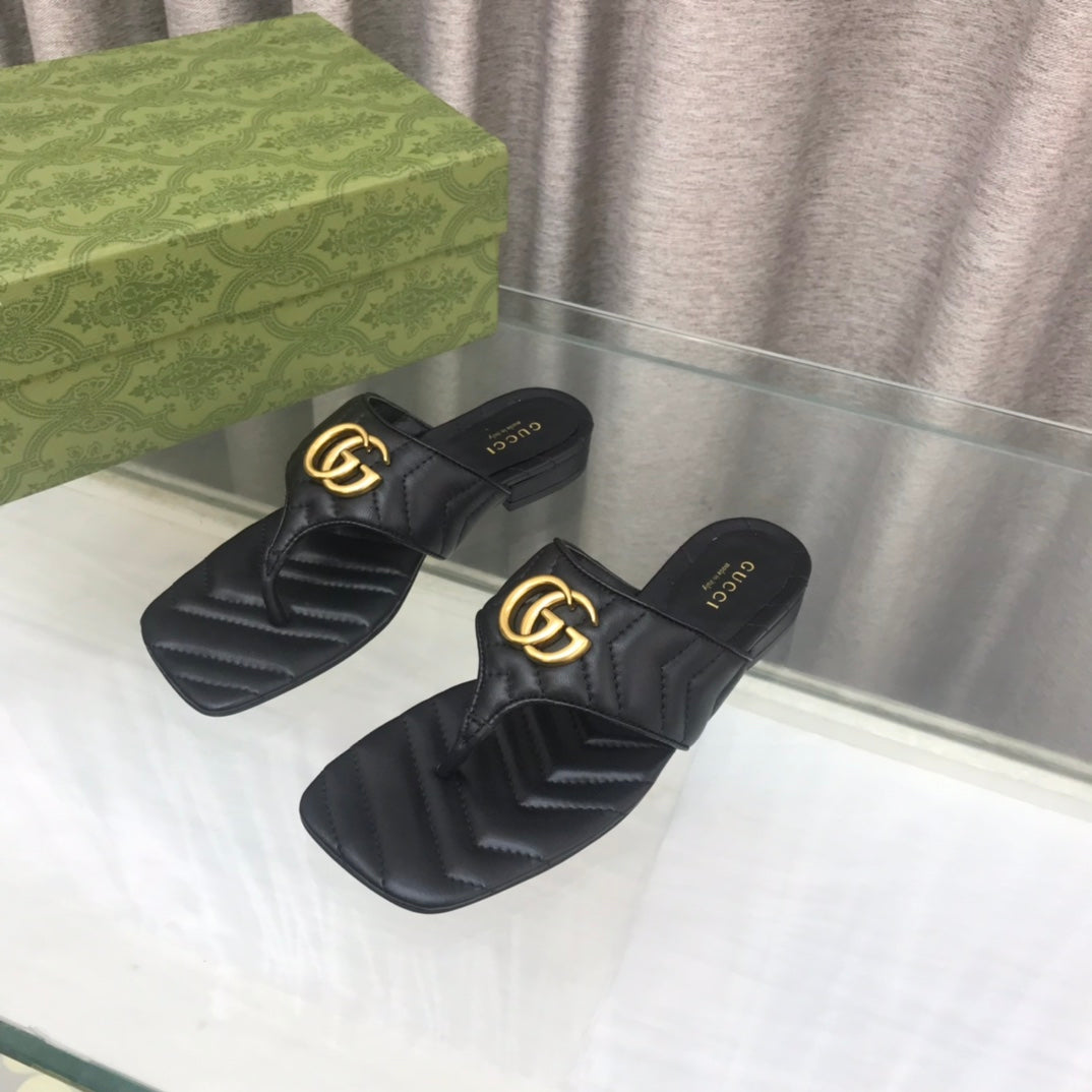 GUCCI marmont logo - embellished mattelasse leather sandal in black