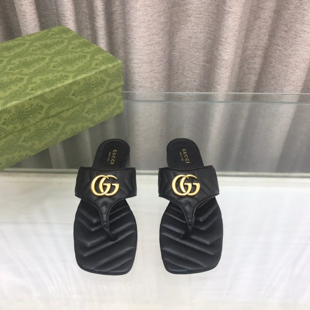 GUCCI marmont logo - embellished mattelasse leather sandal in black