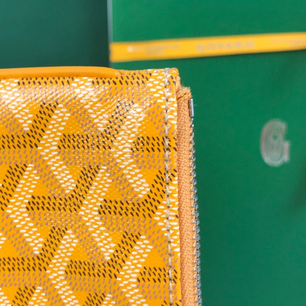 SÉNAT MGM POUCH 40 IN YELLOW GOYARDINE CANVAS