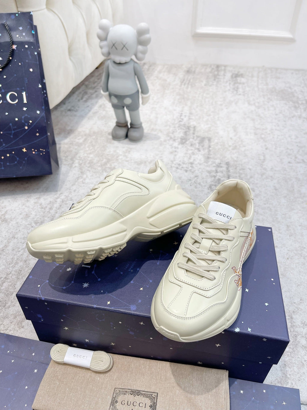 GUCCI RHYTON TRAINER WHITE LAMBSKIN WITH FIRE MOTIF