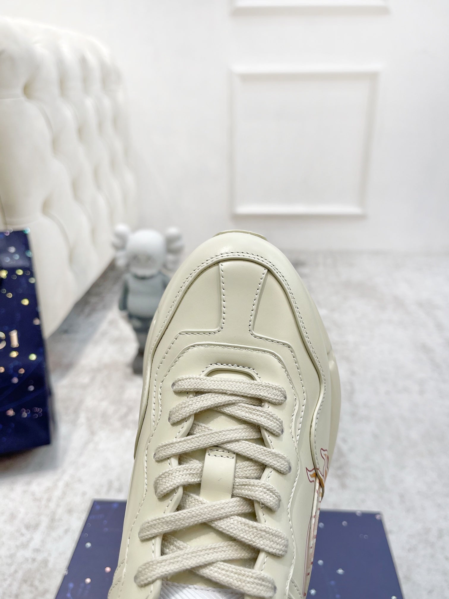 GUCCI RHYTON TRAINER WHITE LAMBSKIN WITH FIRE MOTIF