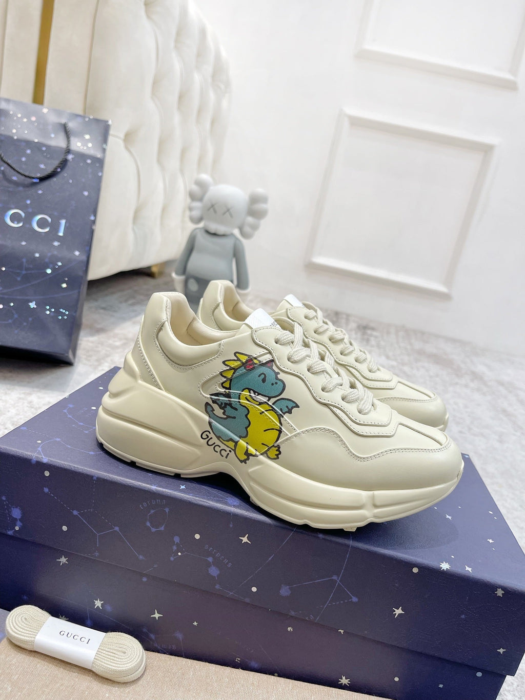GUCCI RHYTON TRAINER WHITE LAMBSKIN WITH SKY DINO MOTIF
