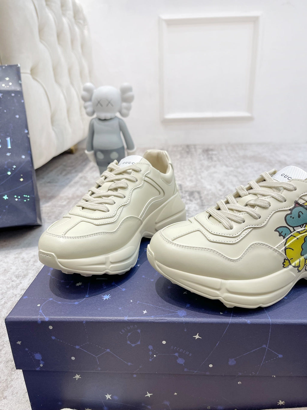 GUCCI RHYTON TRAINER WHITE LAMBSKIN WITH SKY DINO MOTIF