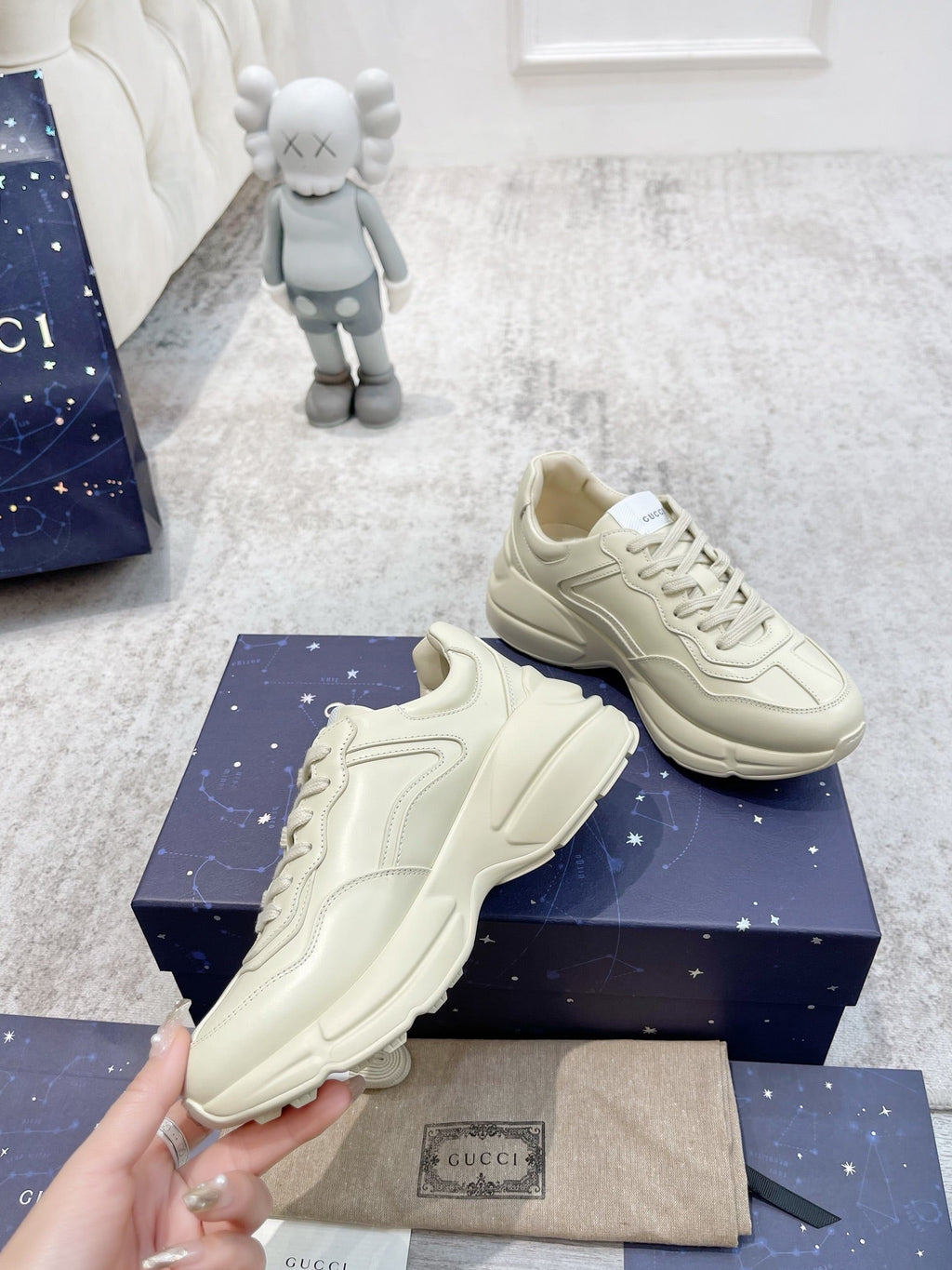 GUCCI RHYTON TRAINER WHITE LAMBSKIN WITH SKY DINO MOTIF