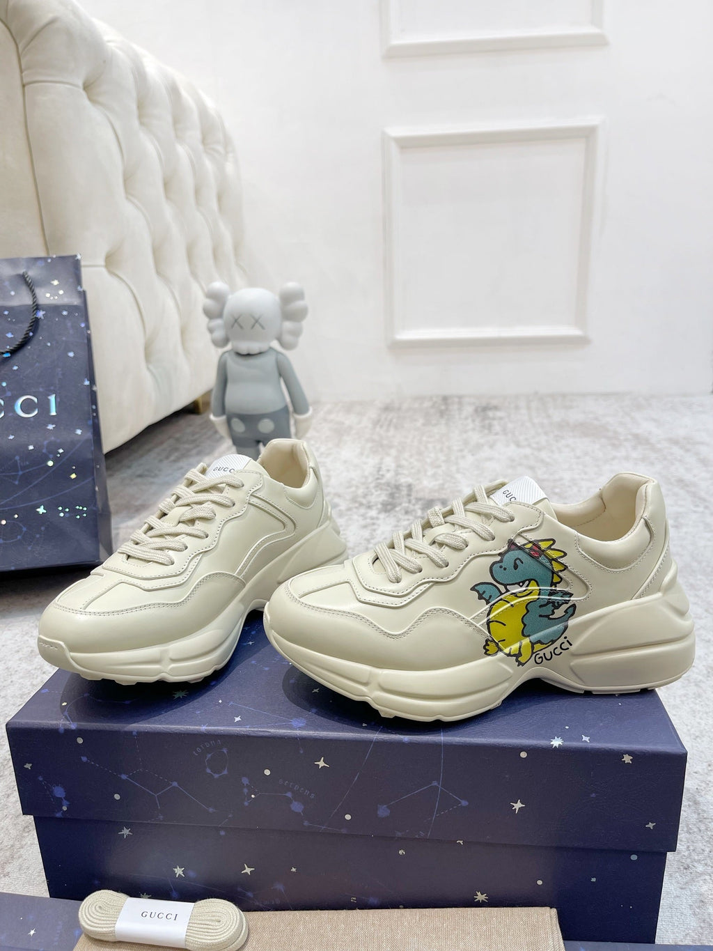 GUCCI RHYTON TRAINER WHITE LAMBSKIN WITH SKY DINO MOTIF