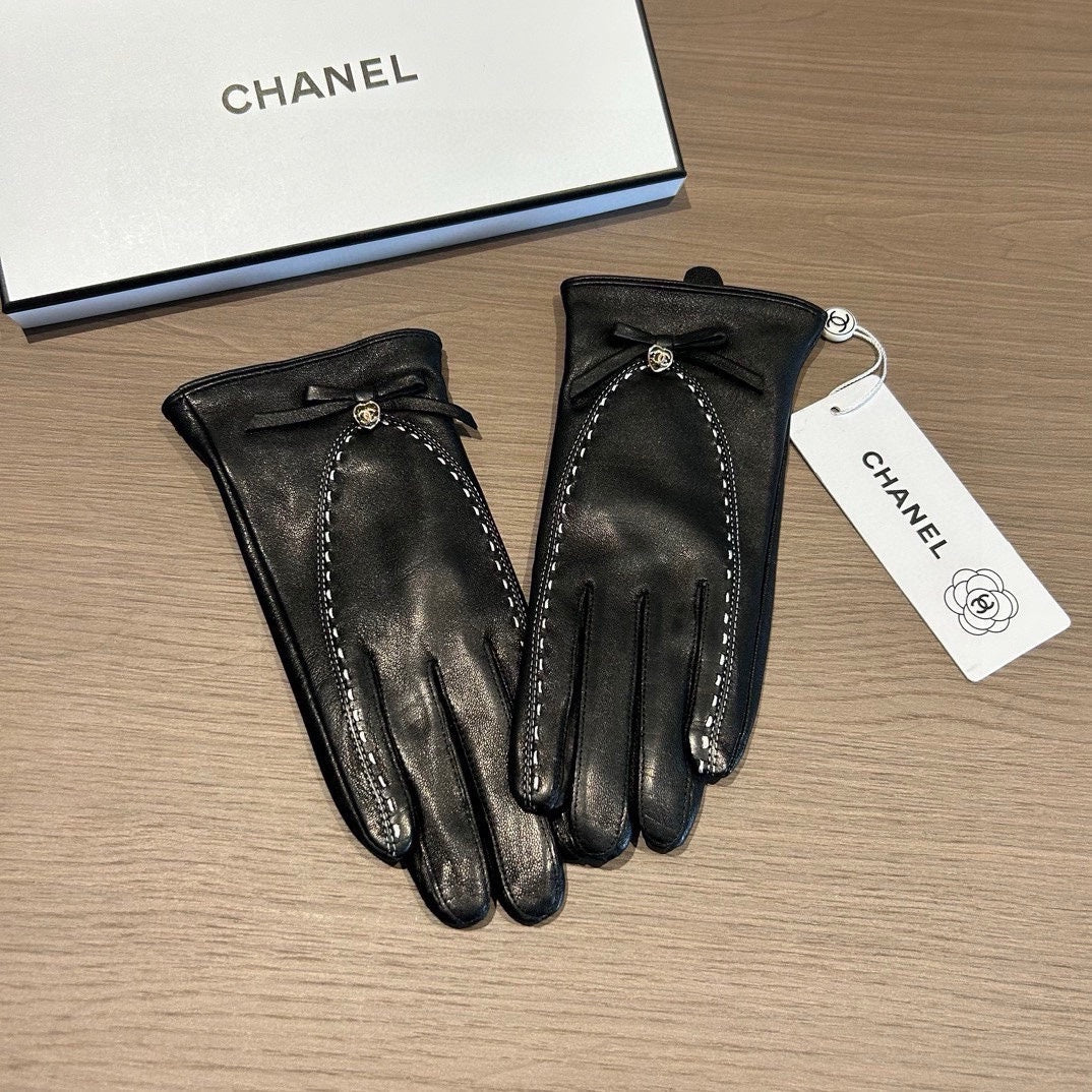 CHANEL GLOVES IN BLACK LAMBSKIN 456336