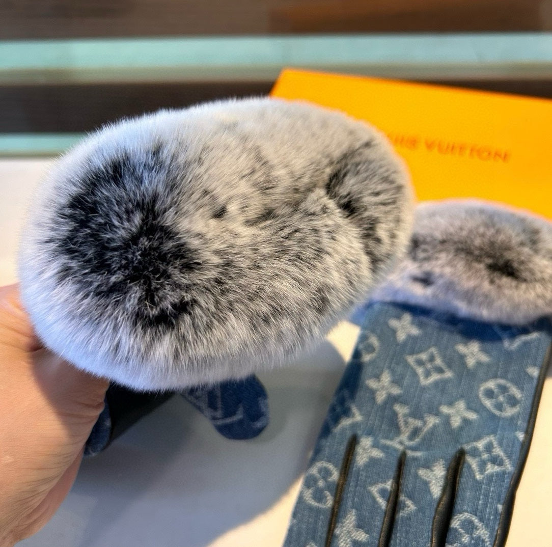 LOUIS VUITTON FINGERLESS GLOVES IN ELECTRIC BLUE MONOGRAM DENIM AND LAMBSKIN WITH RABBIT FUR 458591