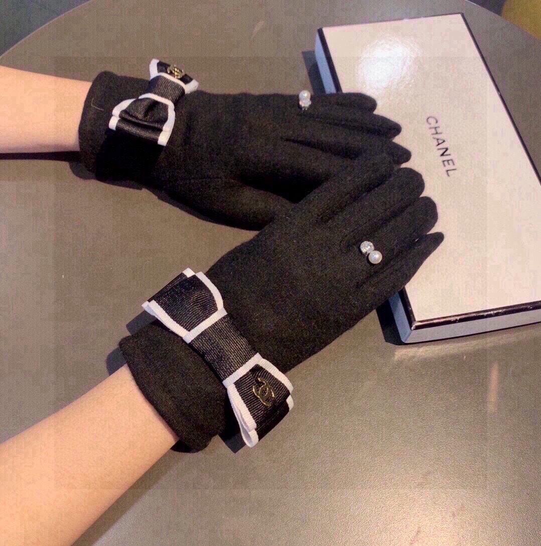 CHANEL GLOVES IN BLACK WOOL WITH BOW 463857
