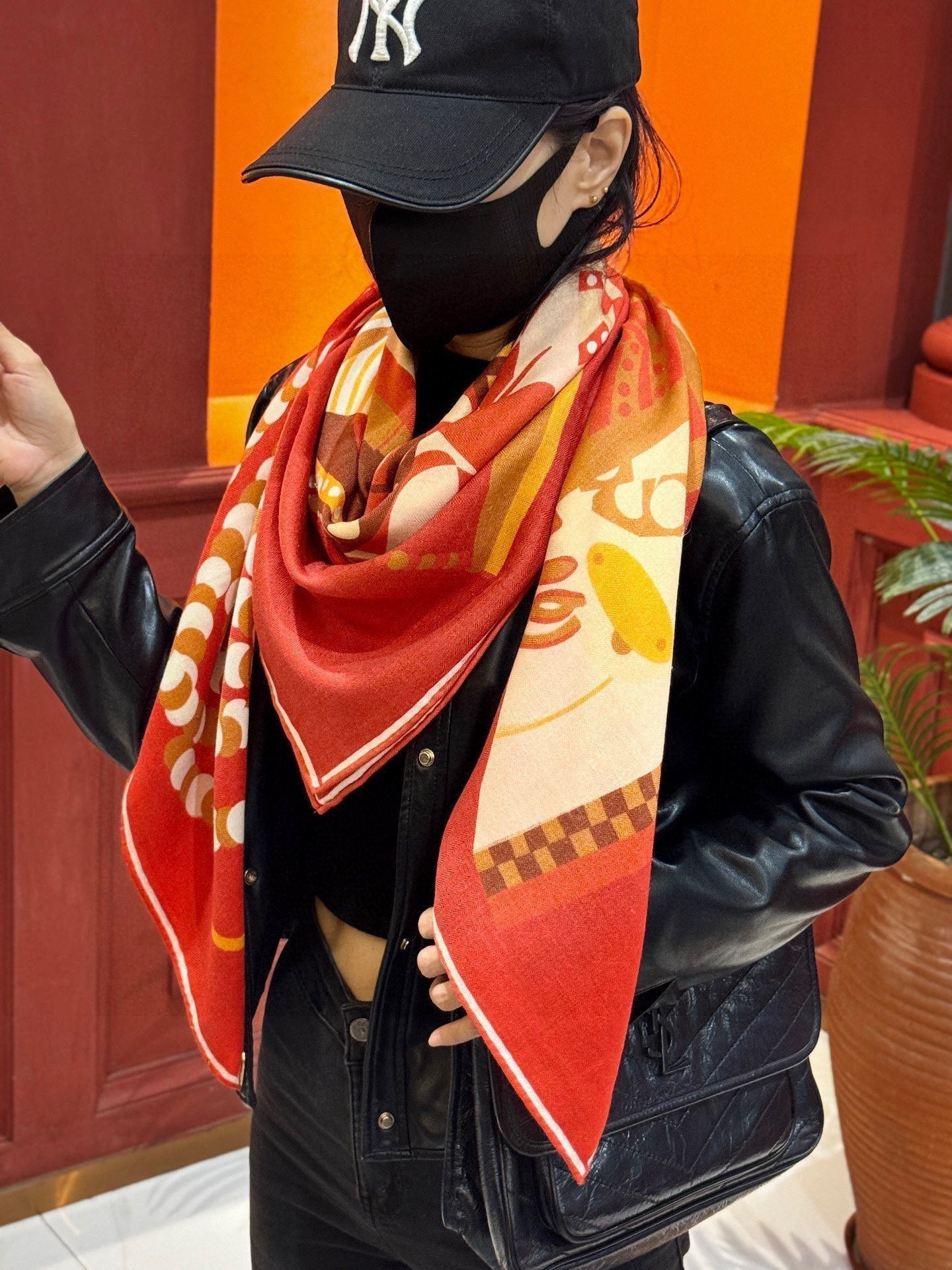 HERMES HERMES 25S SCARF 140 IN SILK 854764