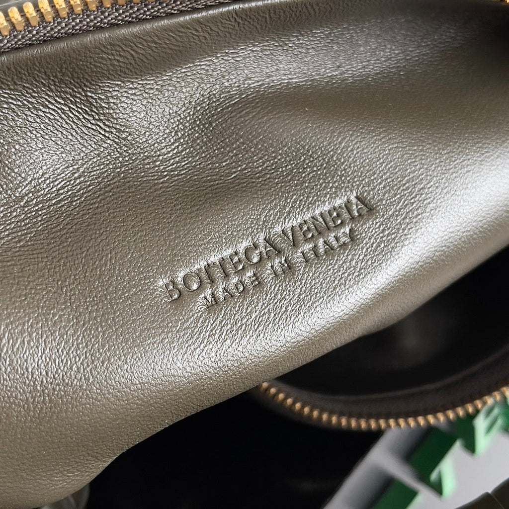 BOTTEGA VENETA SMALL JODIE 36 IN KAKI LAMBSKIN