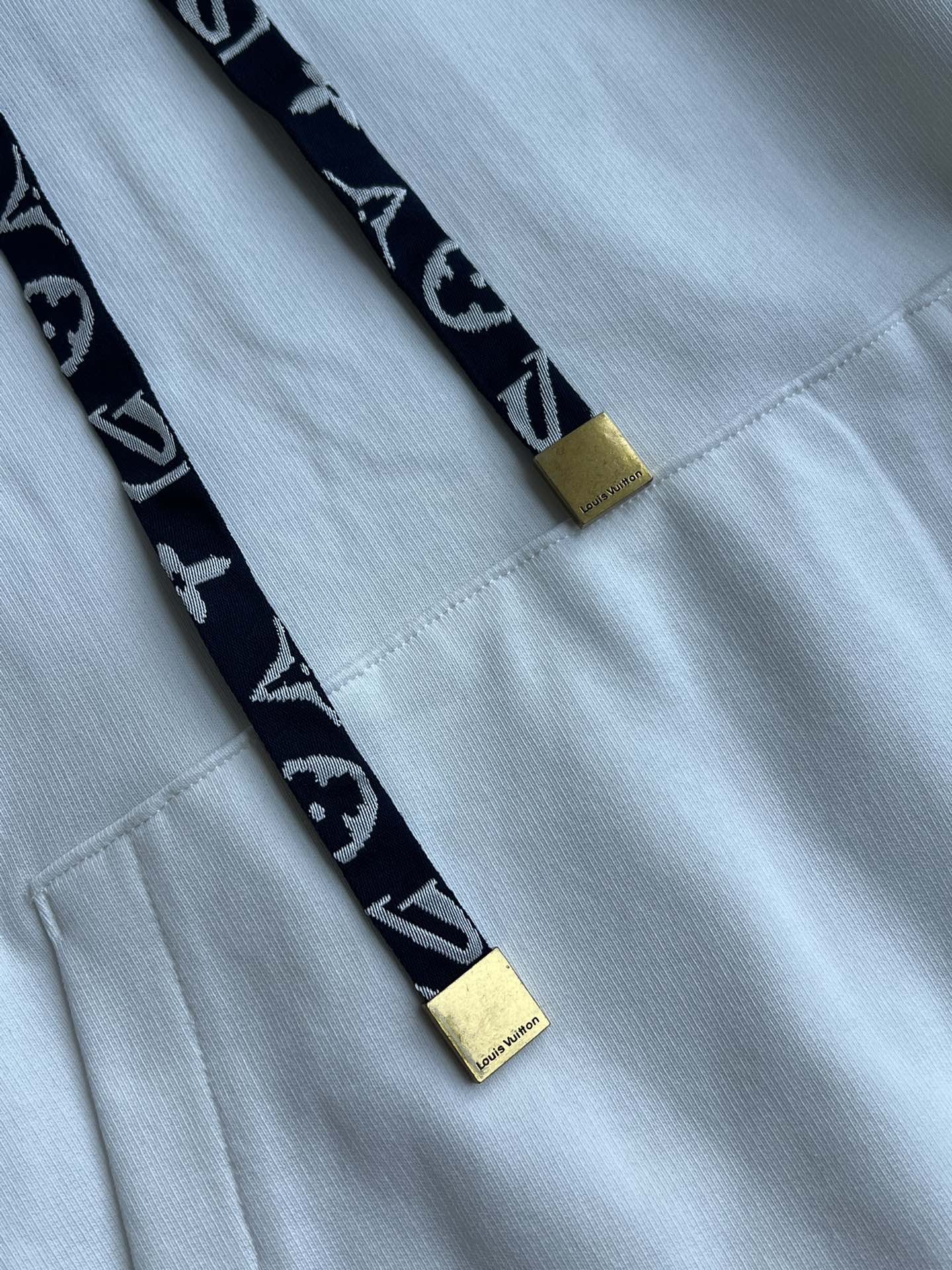 LOUIS VUITTON LOUIS VUITTON HOODED SWEATSHIRT 275701