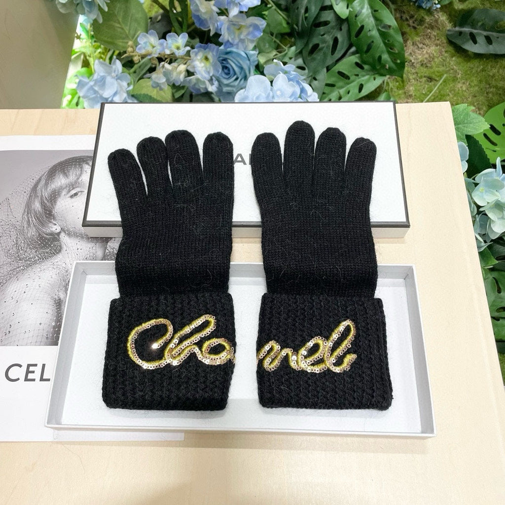 CHANEL GLOVES IN BLACK WOOL WITH YELLOW LOGO 465778