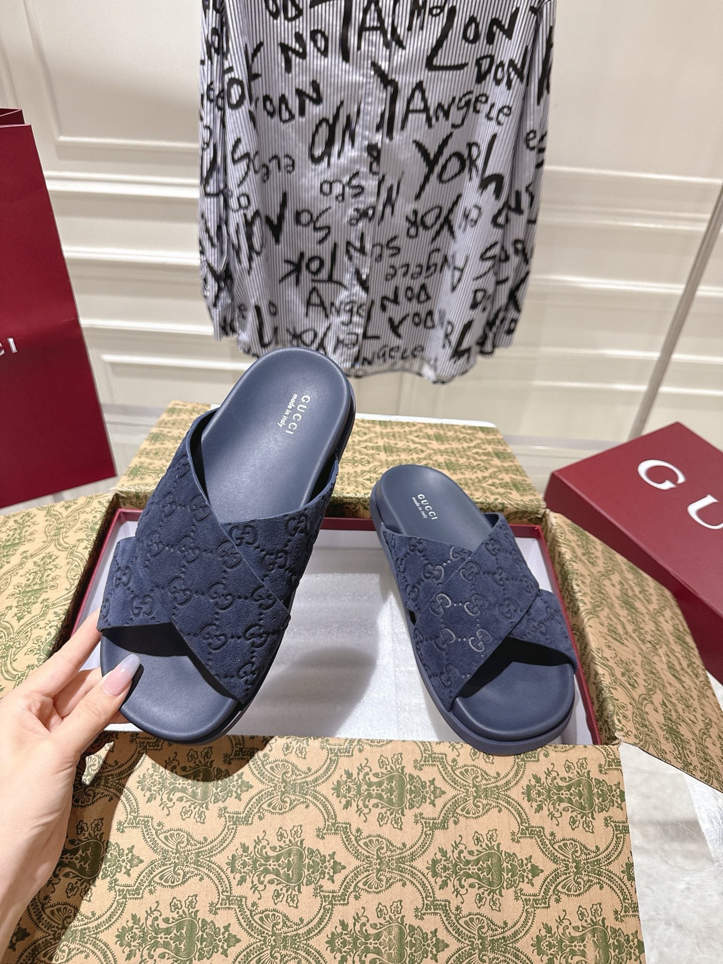 GUCCI SLIDES IN NAVY BLUE SUEDE WITH EMBOSSED LOGO STYLE 10