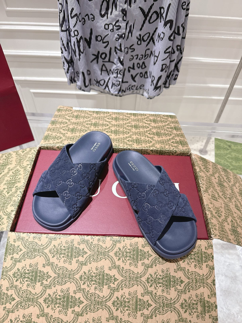 GUCCI SLIDES IN NAVY BLUE SUEDE WITH EMBOSSED LOGO STYLE 10