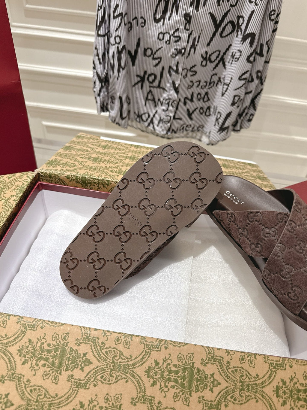 GUCCI SLIDES IN DARK BROWN SUEDE WITH EMBOSSED LOGO STYLE 8