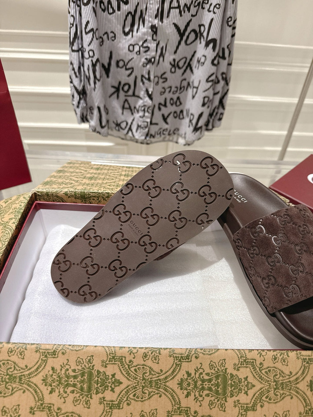 GUCCI SLIDES IN DARK BROWN SUEDE WITH EMBOSSED LOGO STYLE 1