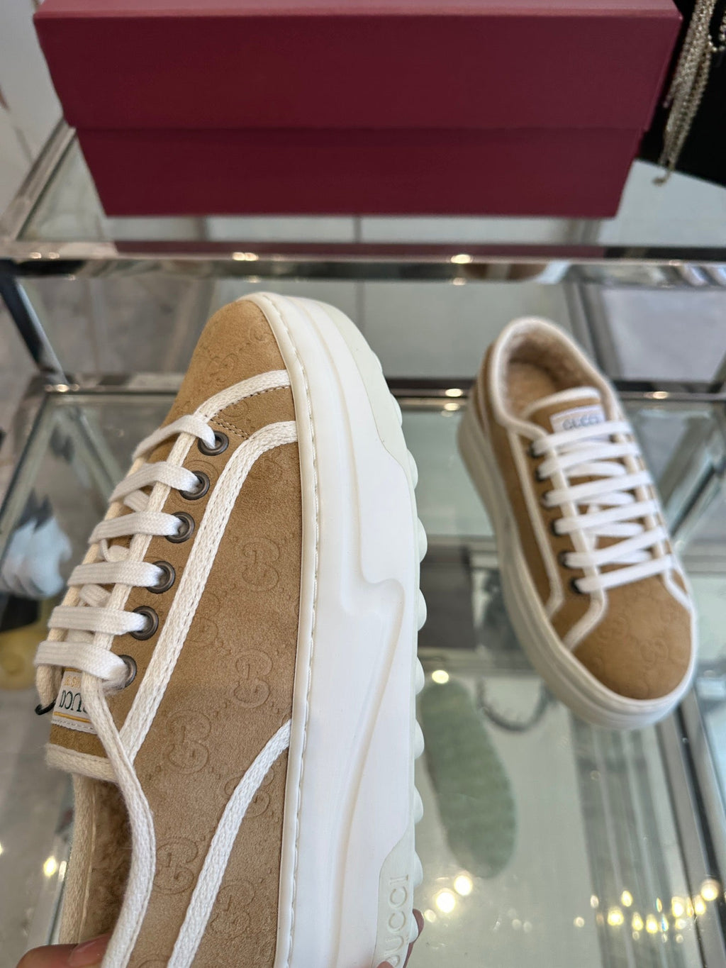 GUCCI TENNIS SNEAKER IN CAMEL BROWN CANVAS WITH BEIGE FLEECE LINING