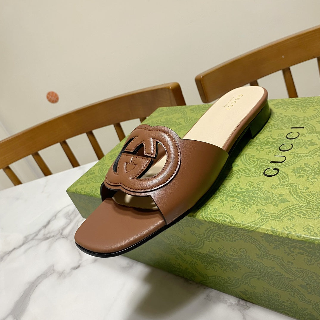 GUCCI INTERLOCKING G SLIDE SANDAL IN BROWN BEIGE CALFSKIN