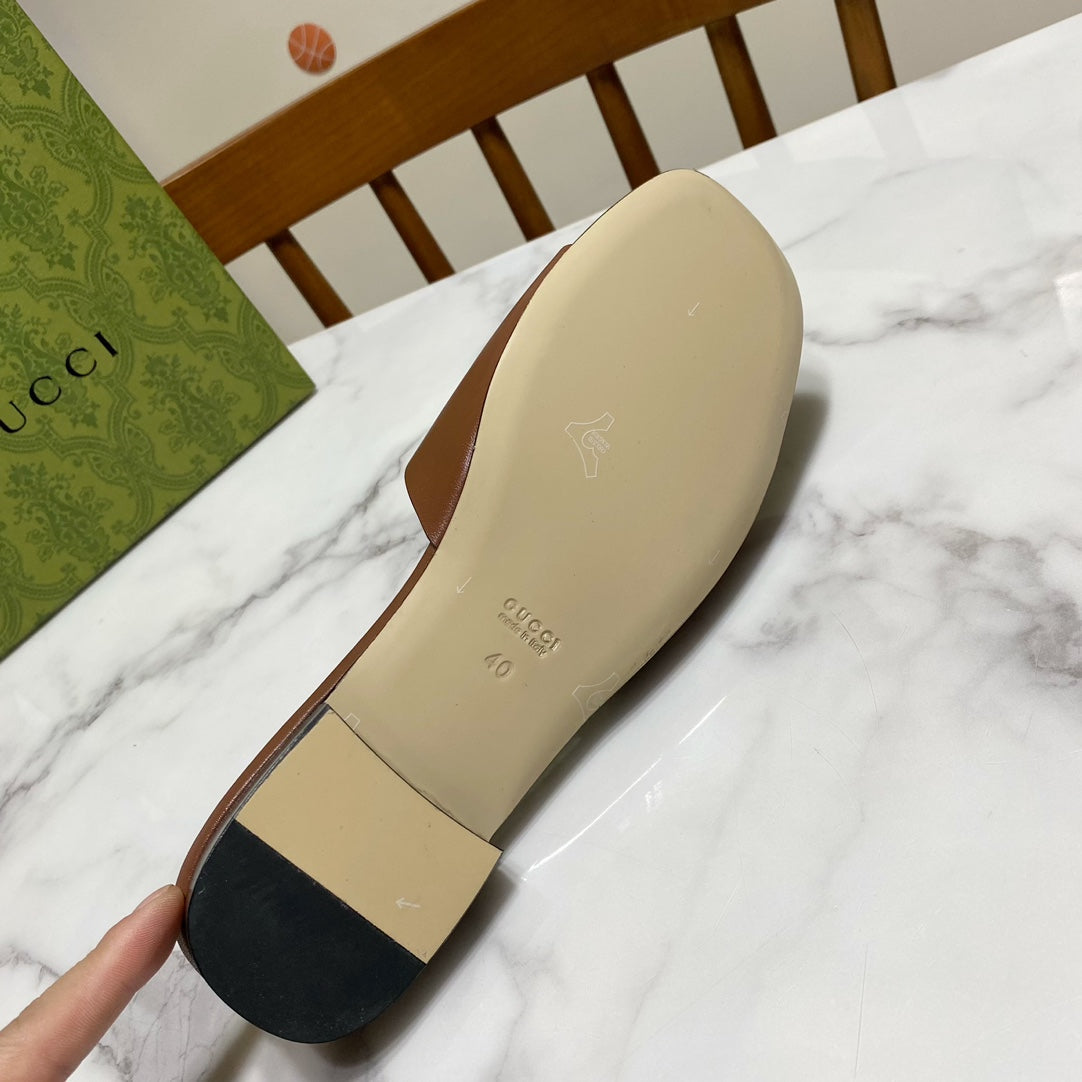 GUCCI INTERLOCKING G SLIDE SANDAL IN BROWN BEIGE CALFSKIN
