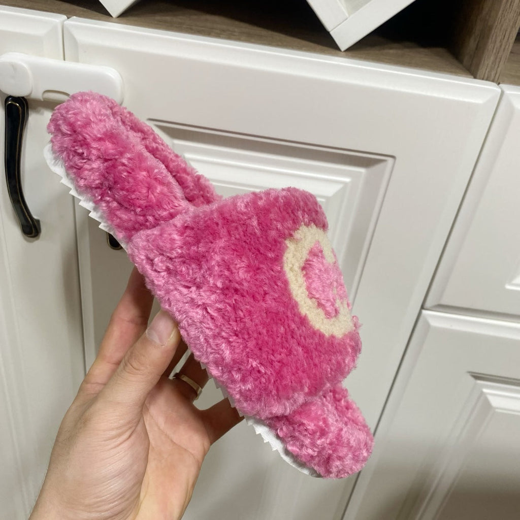 GUCCI INTERLOCKING G SLIDE SANDAL IN PINK LAMB WOOL