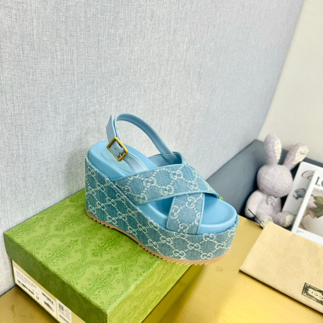 GUCCI SUPREME PLATFORM SKY CANVAS