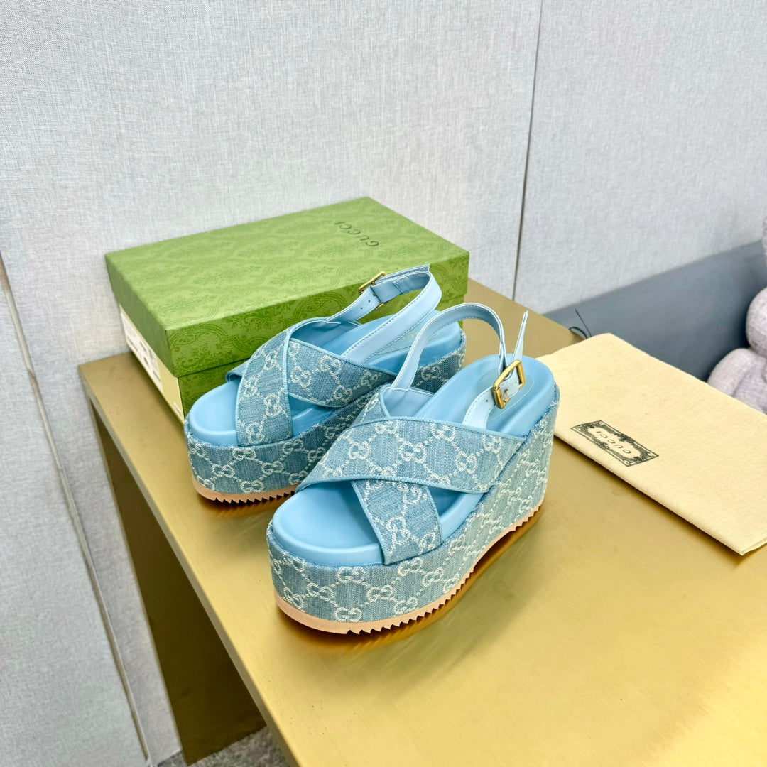 GUCCI SUPREME PLATFORM SKY CANVAS