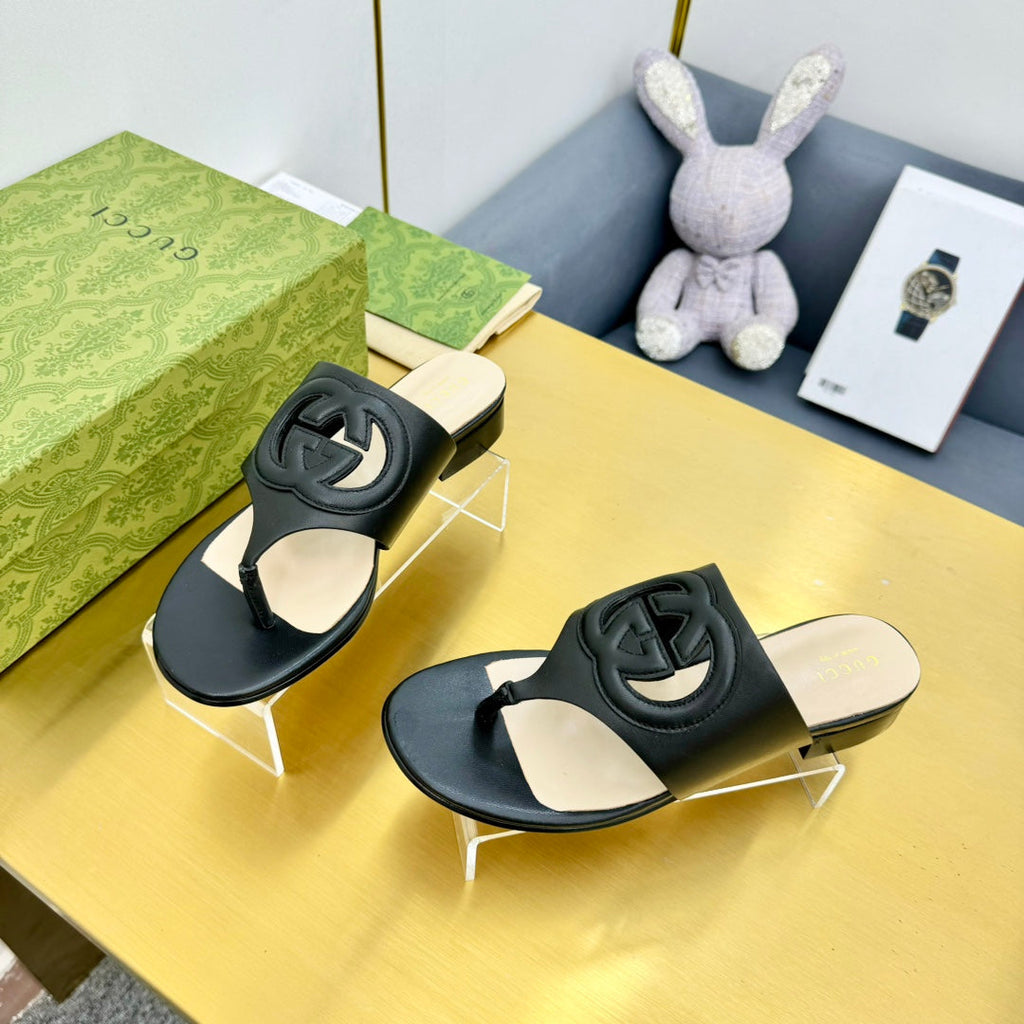 GUCCI BLONDIE THONG SANDAL IN BLACK LAMBSKIN