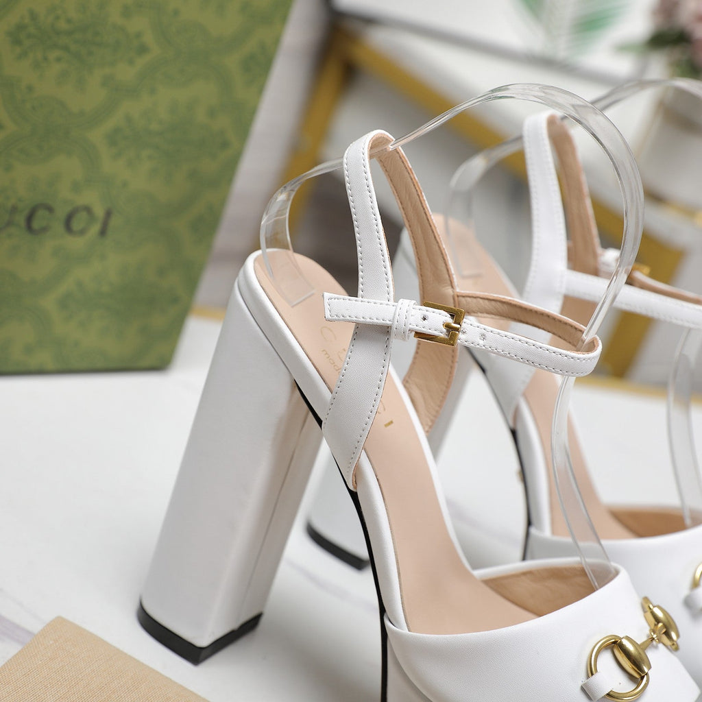 GUCCI Sandales Cuir Noir White