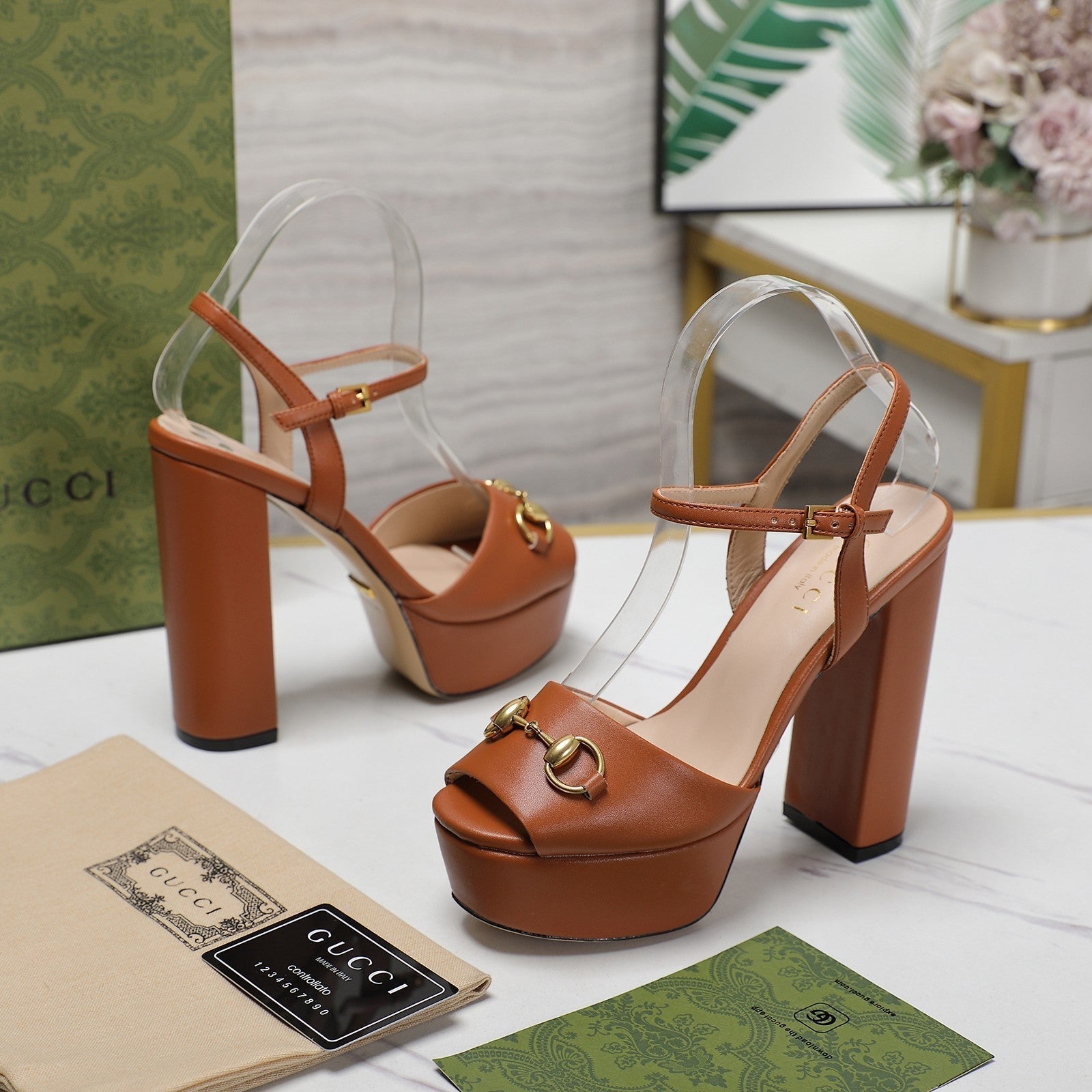 GUCCI Sandales Cuir Noir Orange Ginger