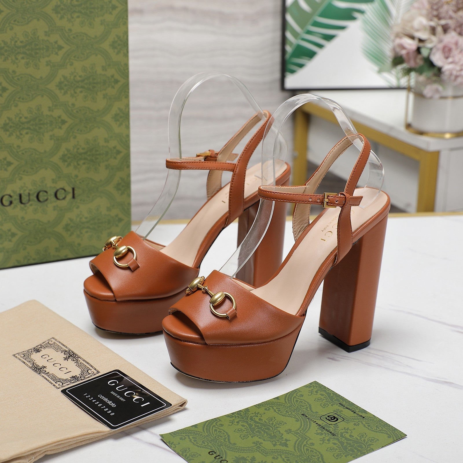GUCCI Sandales Cuir Noir Orange Ginger