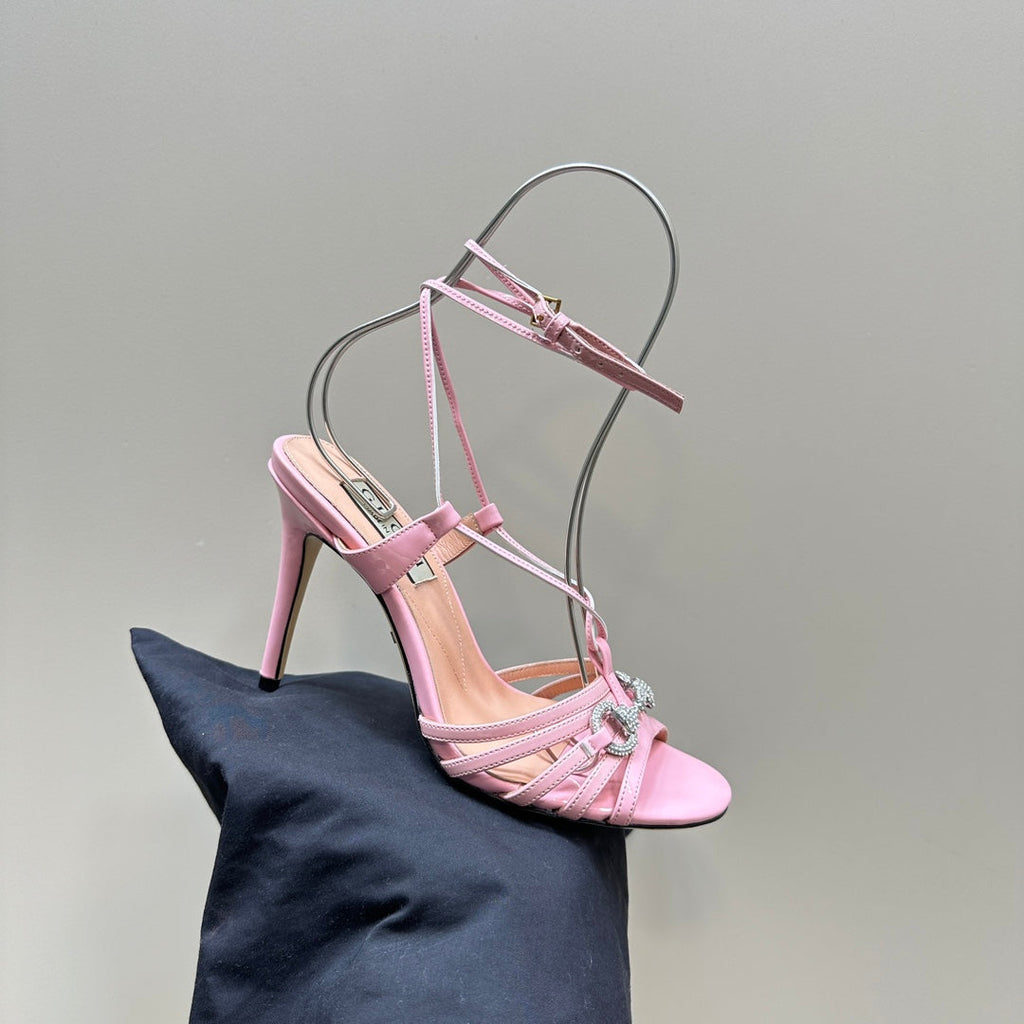 GUCCI CRYSTAL HORSEBIT STRAPPY SANDAL 10.5CM IN LIGHT PINK PATENT LEATHER