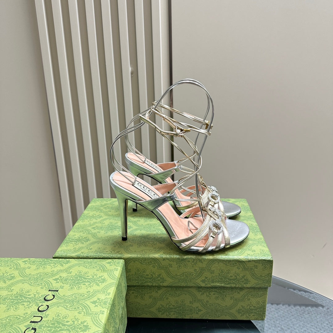 GUCCI CRYSTAL HORSEBIT STRAPPY SANDAL 10.5CM IN PASTEL YELLOW PATENT LEATHER