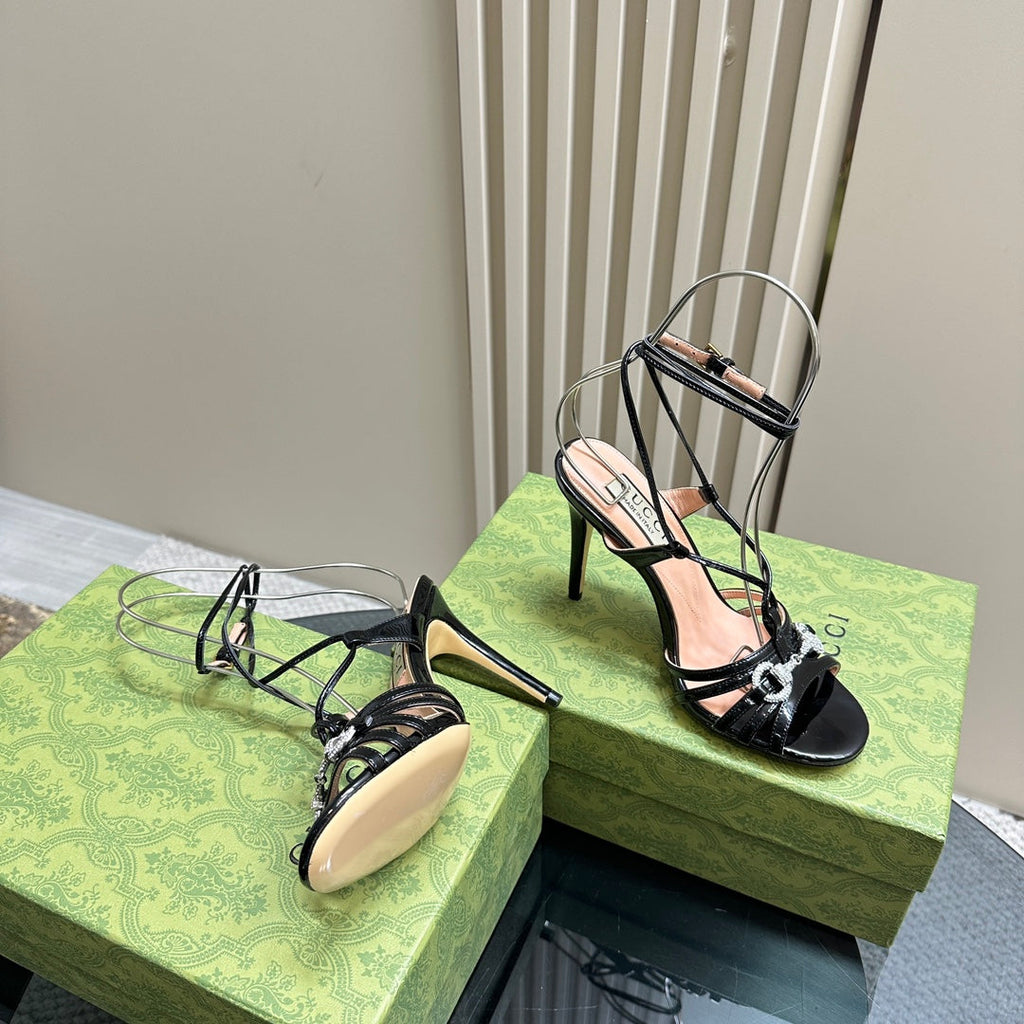 GUCCI CRYSTAL HORSEBIT STRAPPY SANDAL 10.5CM IN BLACK PATENT LEATHER