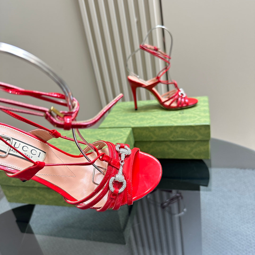 GUCCI CRYSTAL HORSEBIT STRAPPY SANDAL 10.5CM IN RED PATENT LEATHER