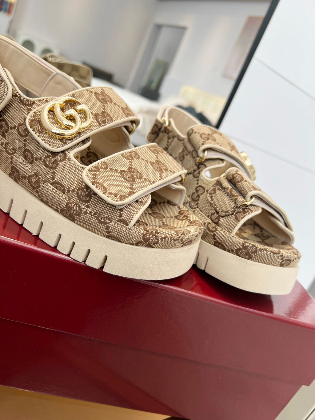 GUCCI VELCRO STRAP SANDALS IN BEIGE AND DARK BROWN MONOGRAM CANVAS GOLD HARDWARE