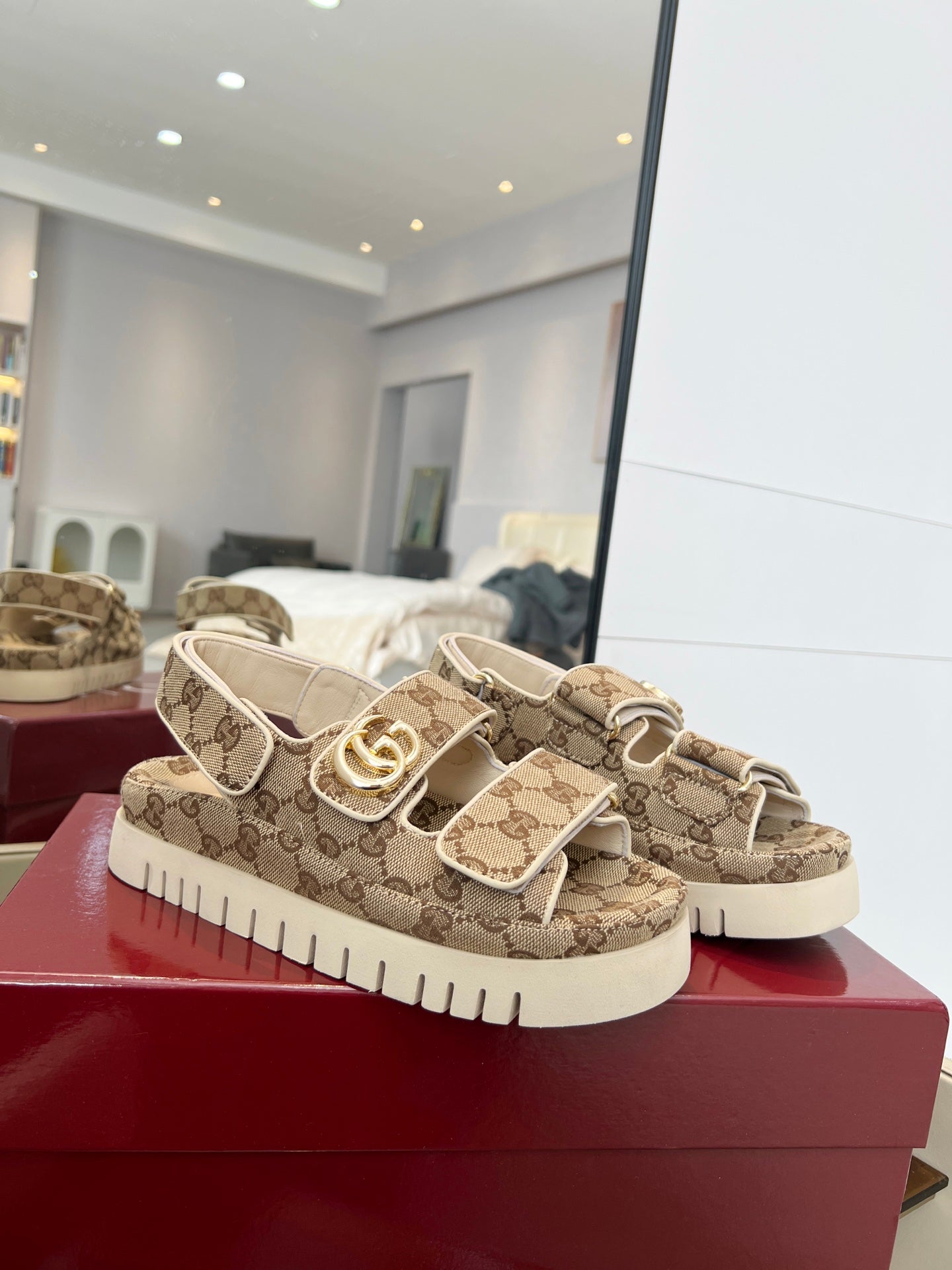 GUCCI VELCRO STRAP SANDALS IN BEIGE AND DARK BROWN MONOGRAM CANVAS GOLD HARDWARE