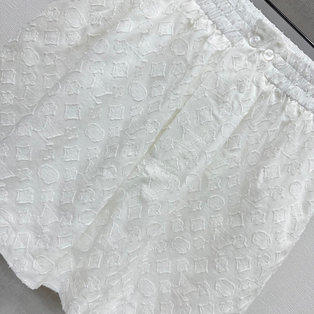 LOUIS VUITTON LV WHITE STRETCH SHORTS 263748