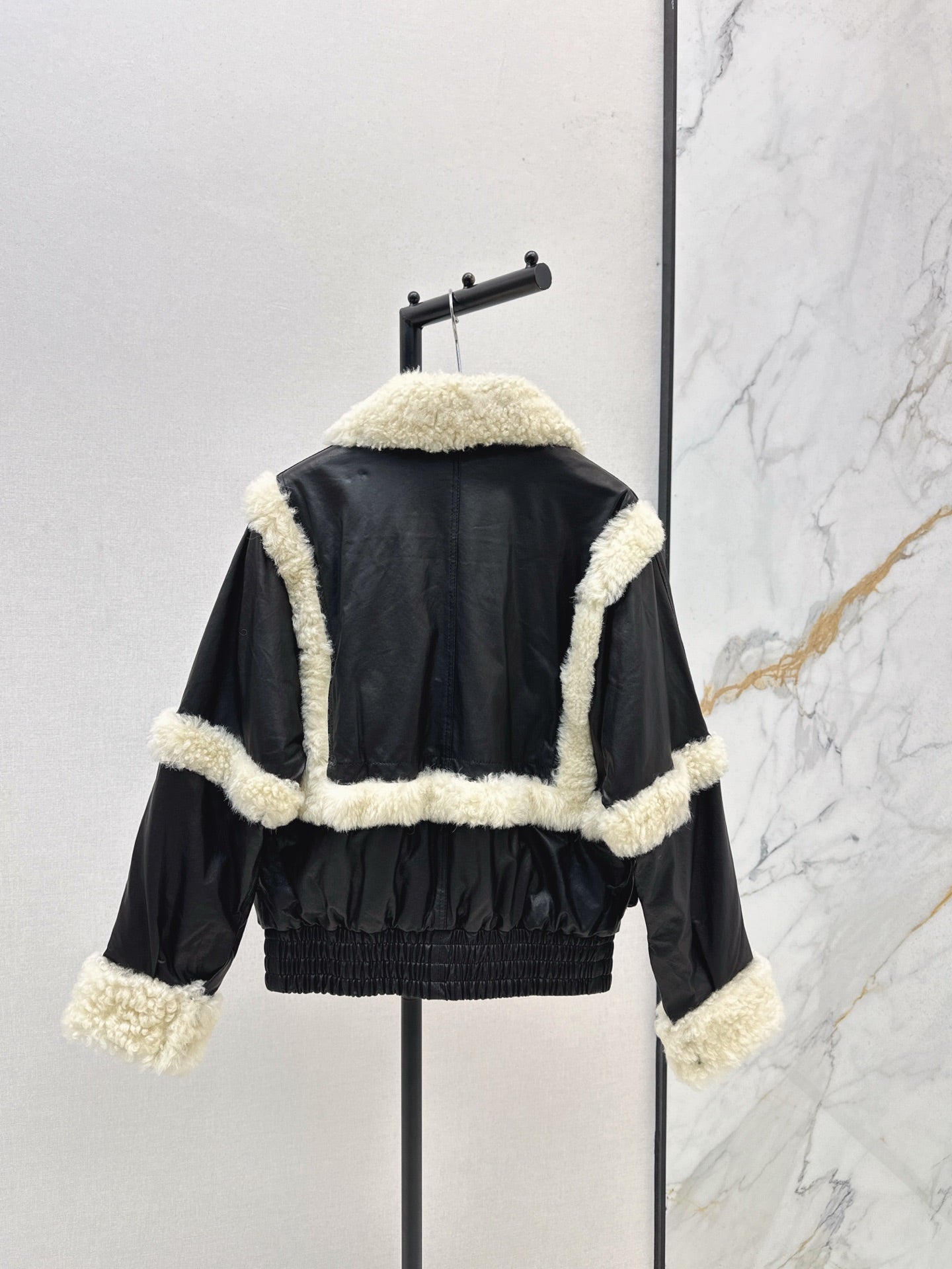 BURBERRY 25S BOMBER JACKET 073
